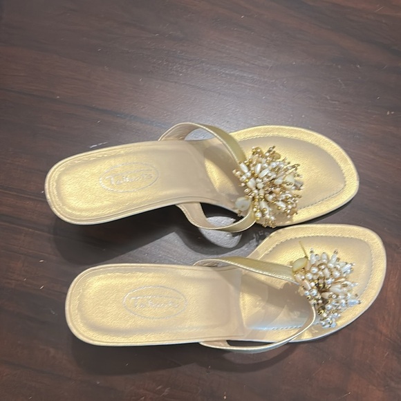 Talbots Gold Leather Jewelled Beaded Mule Elegant Dress Sandals Low Heel Size 7 - Picture 16 of 16